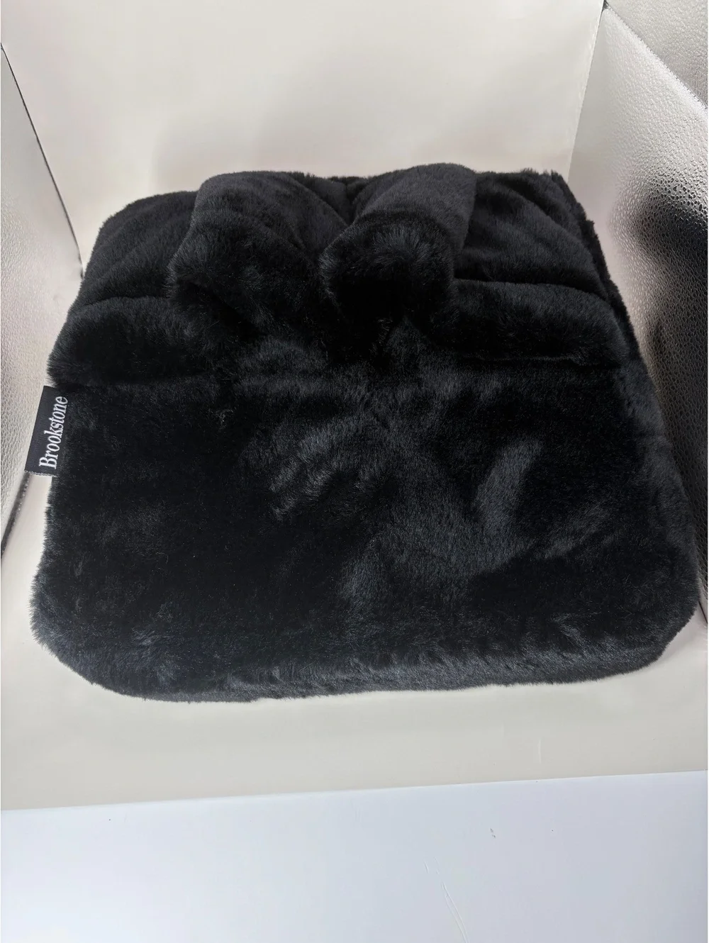 Brookstone Foot Massager Black Plush Heated Foot Warmer Cushion Battery Powered